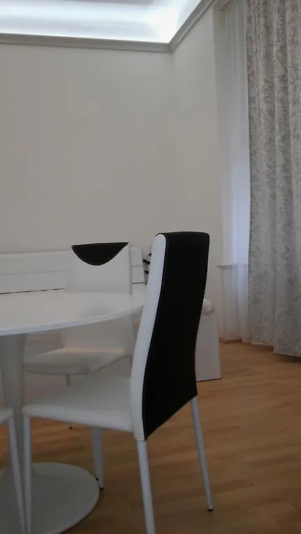 Prague Apartment Reznicka 3