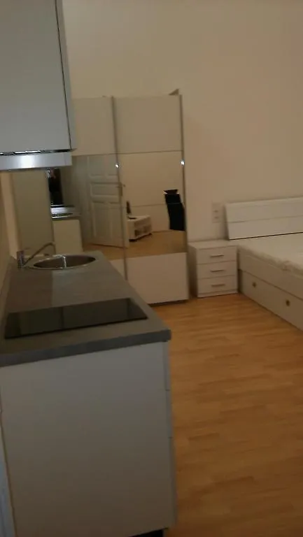 Prague Apartment Reznicka 3 0*,