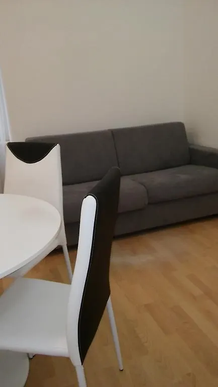 Prague Apartment Reznicka 3